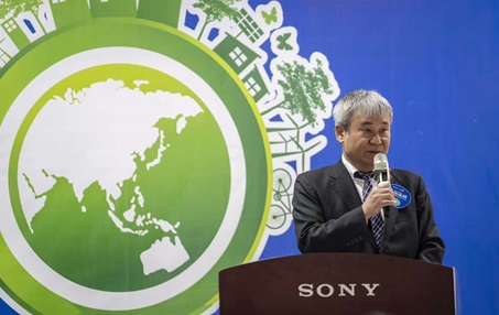 索尼中国董事、常务副总裁兼首席财务官羽嶋仁先生出席开营仪式并发言