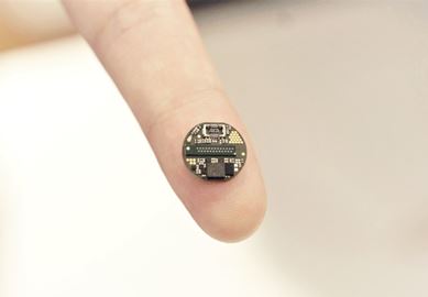 索尼降噪豆5（WF-1000XM5）的进一步小型化得益于主板SiP封装技术